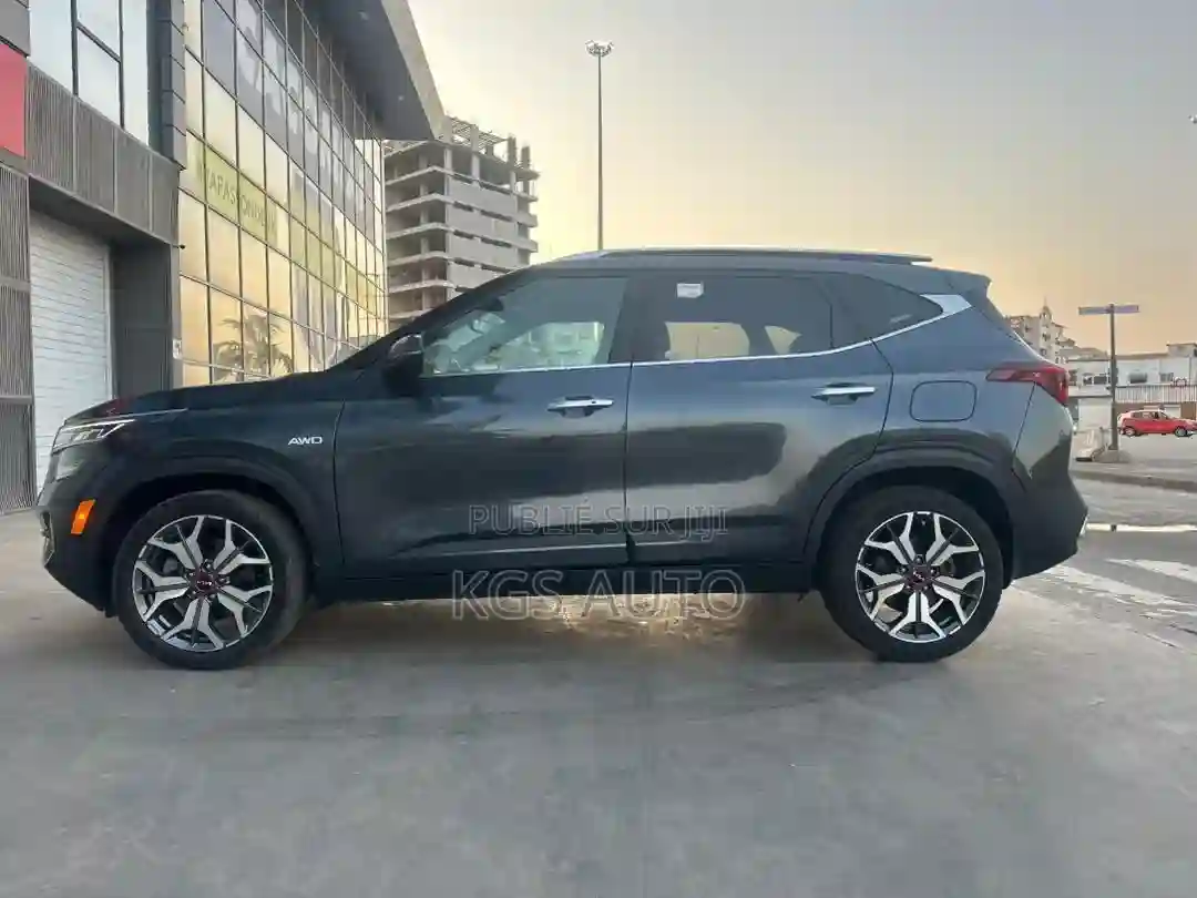 Kia Seltos SX 2022 Noir - Vue 2