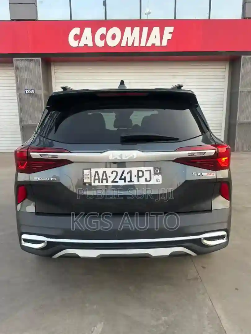 Kia Seltos SX 2022 Noir - Vue 3