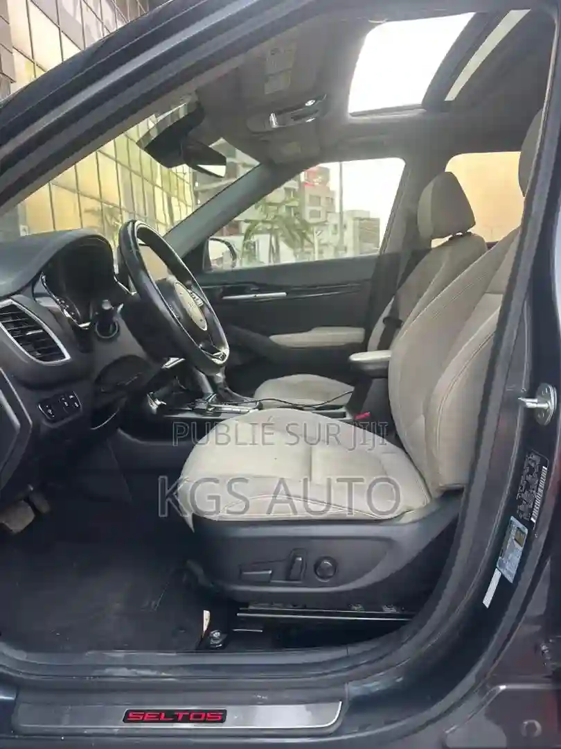 Kia Seltos SX 2022 Noir - Vue 5