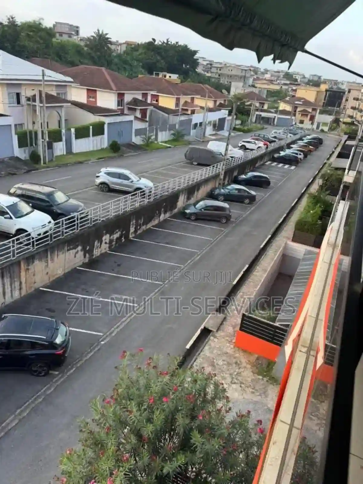 3chbre Appartement Dans Zié Multi-service Cocody à Vendre - Vue 1