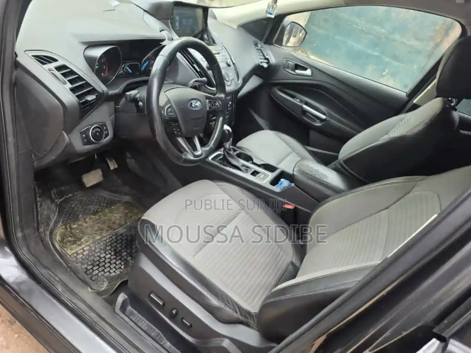 Ford Escape 2018 Gris - Vue 2