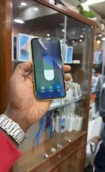 Neuf Apple Iphone 11 64 GB Jaune