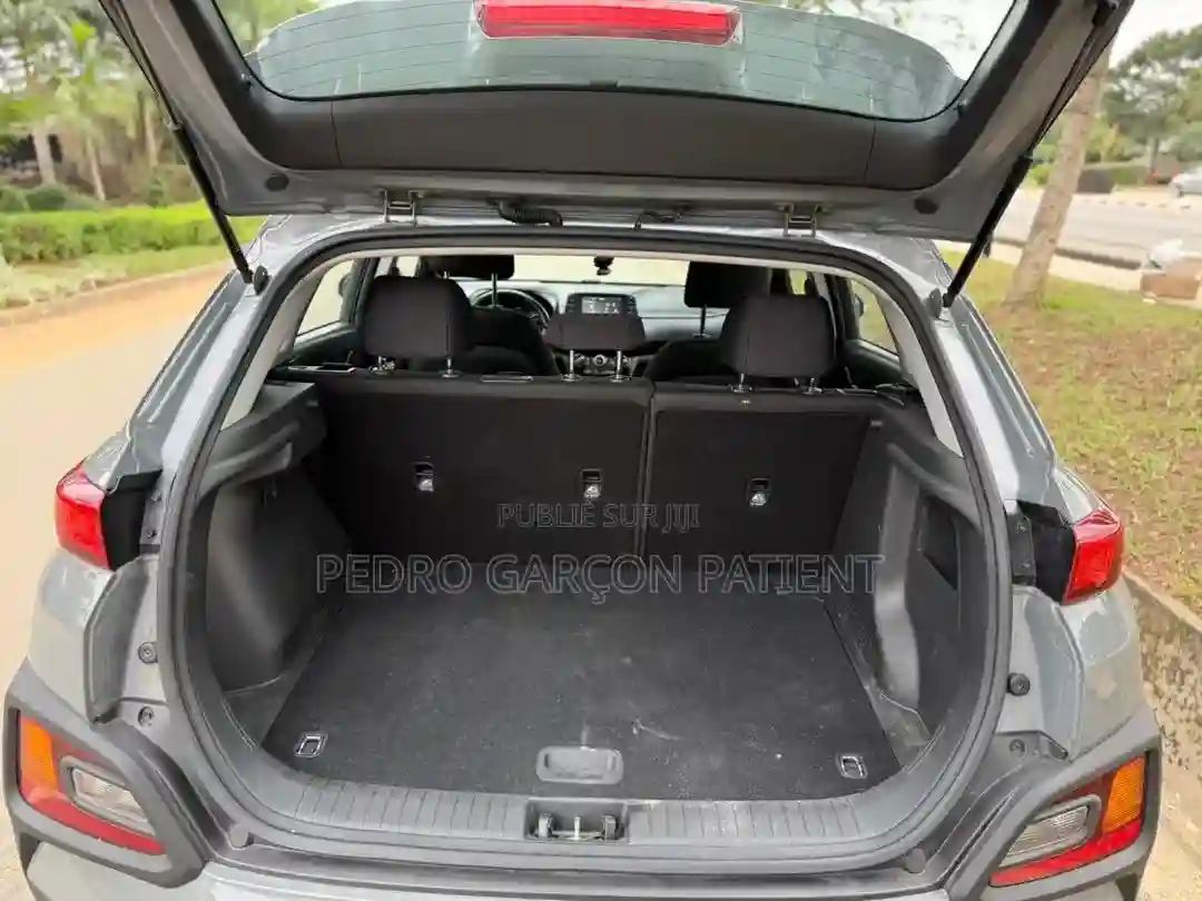 Hyundai Kona 2022 Gris - Vue 4