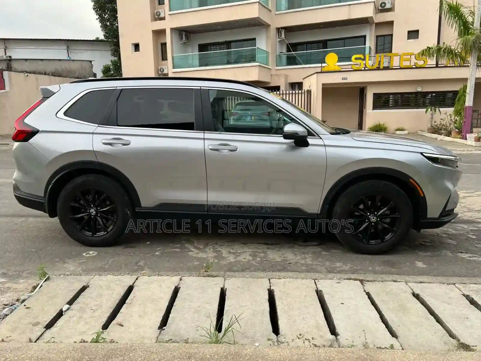 Honda Cr-v EX 2WD 2023 Gris - Vue 3