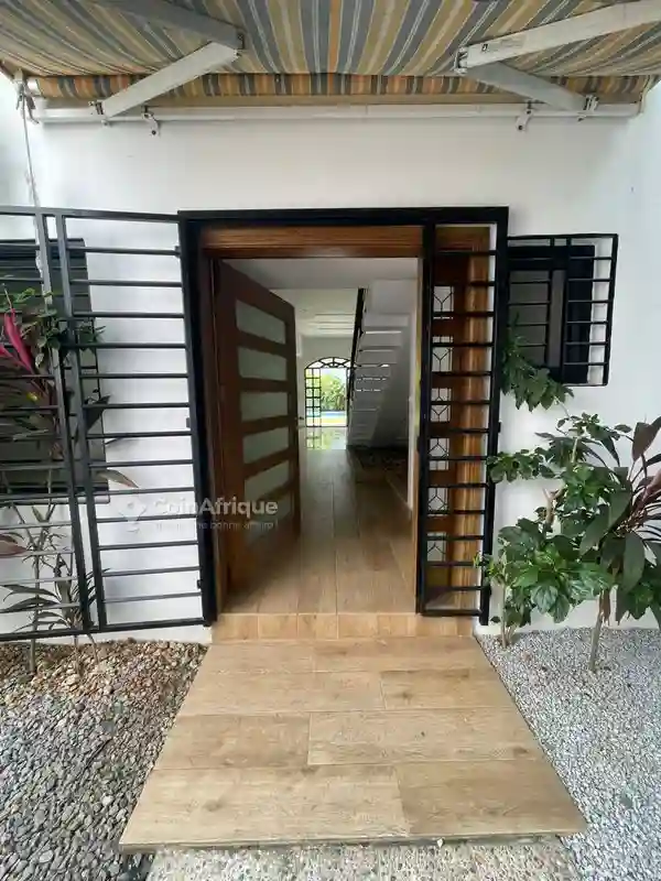 Vente Villa 7 Pièces + Dependance Riviera 4 Golf - Vue 2