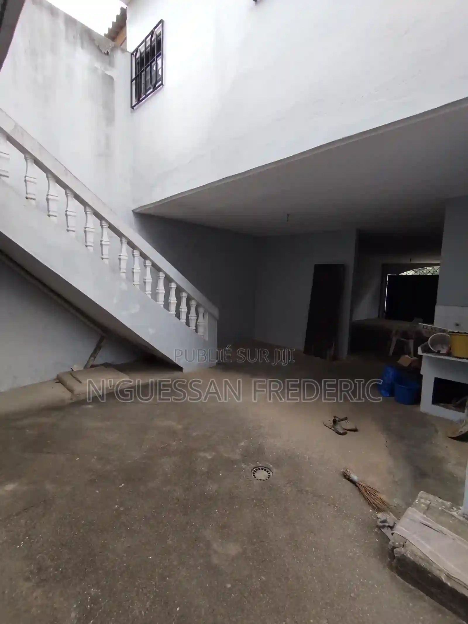 À Céder Magasin 28m2 À Marcory Zone 4 - Vue 3