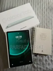 Neuf Samsung Galaxy Tab A9 128 GB Gris