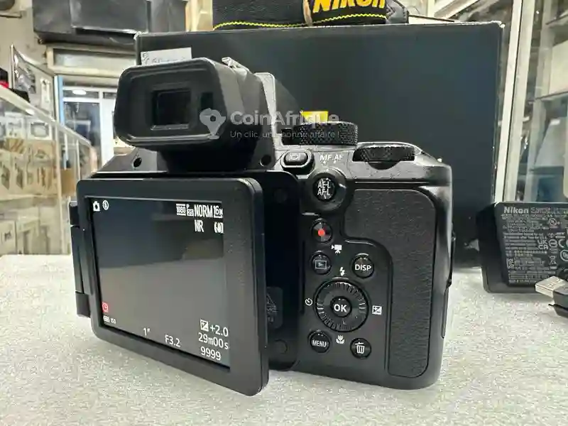 Appareil Photo Bridge Nikon Coolpix P950 Noir - Vue 1