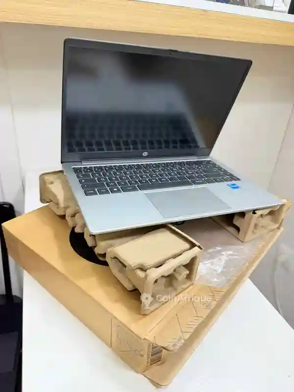 HP 13e gen i3 8512go - Vue 3