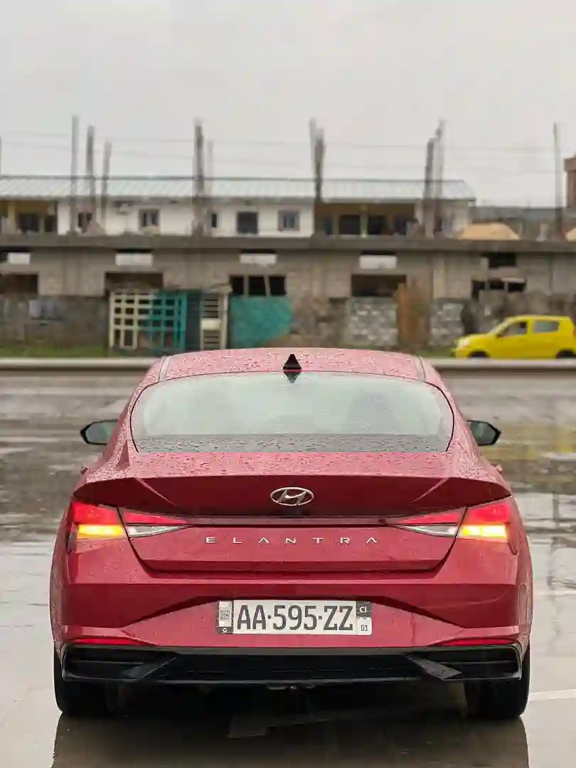 HYUNDAI ELANTRA EN VENTE 