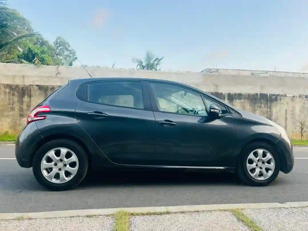 PEUGEOT 208 EN VENTE  - Vue 1