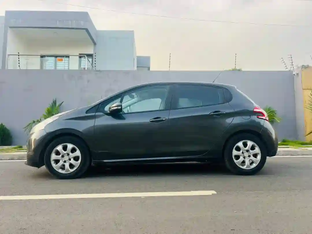 PEUGEOT 208 EN VENTE  - Vue 3