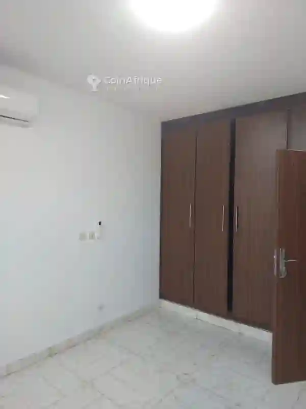 Location Appartement 3 Pièces Avec Piscine à Cocody-canébière - Vue 2