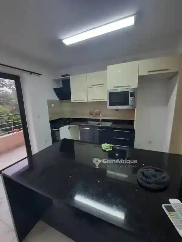 Location Appartement à Cocody Hangré 7e Tranche - Vue 1