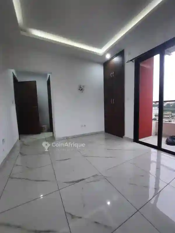 Location Appartement à Cocody Hangré 7e Tranche - Vue 2