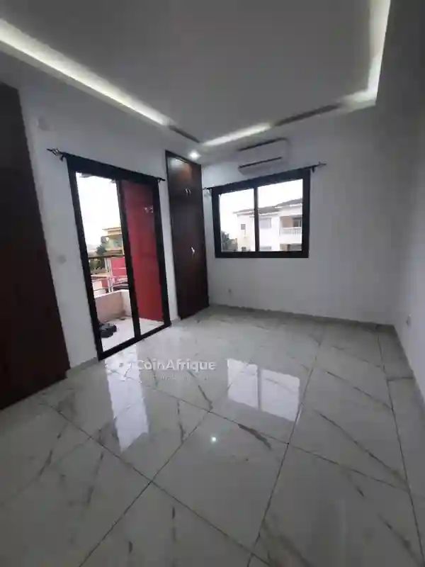 Location Appartement à Cocody Hangré 7e Tranche - Vue 8