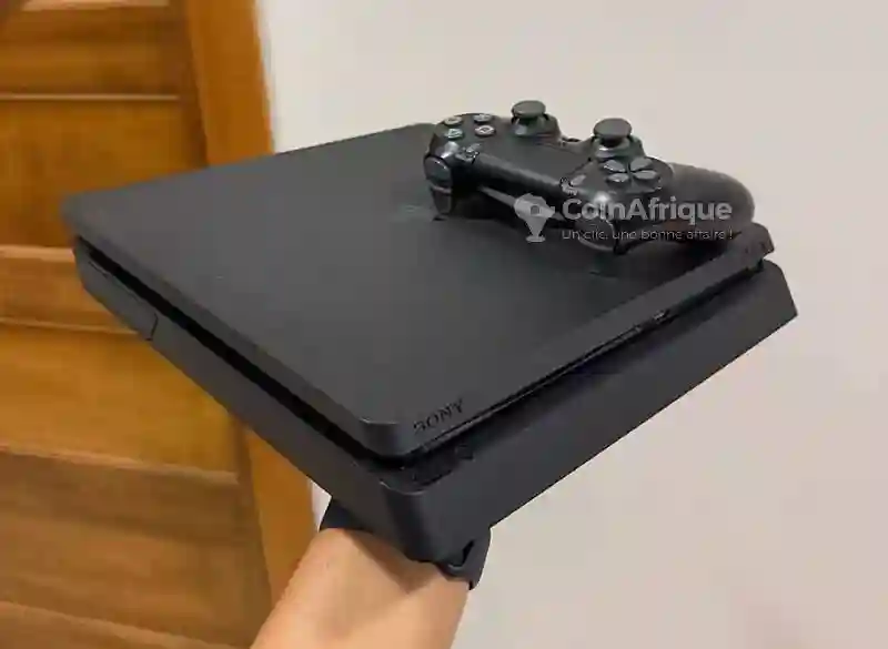 Ps4 Slim - Vue 1