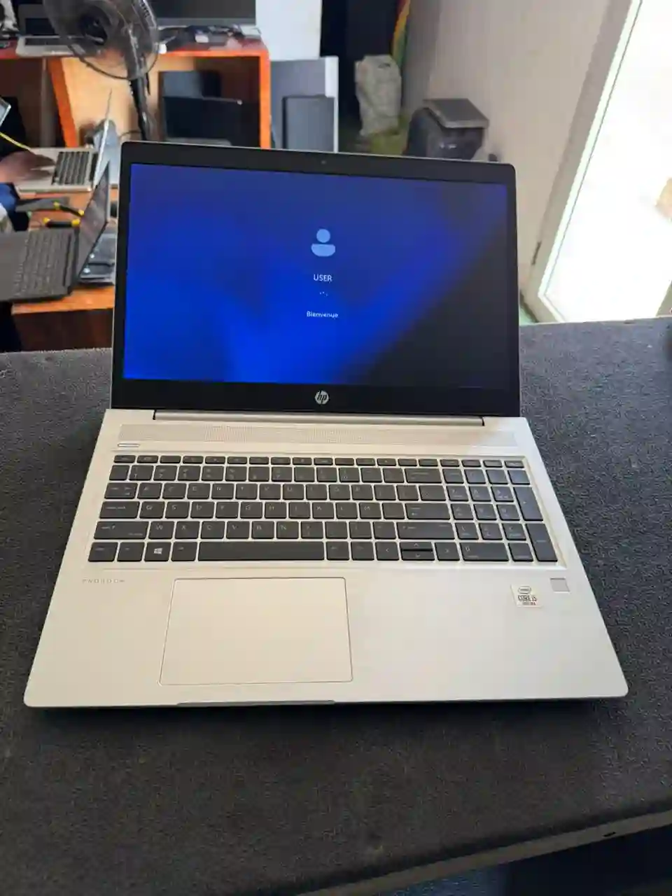 Ventre De tout type de PC ET Bureau - Vue 1