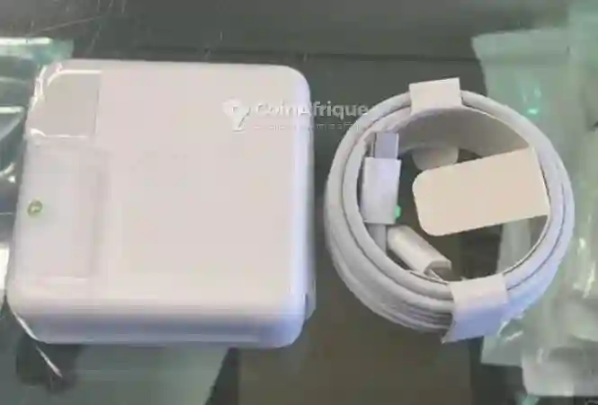 Chargeur Macbook pro - Vue 1