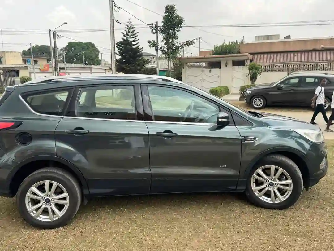 FORD ESCAPE EN VENTE  - Vue 3