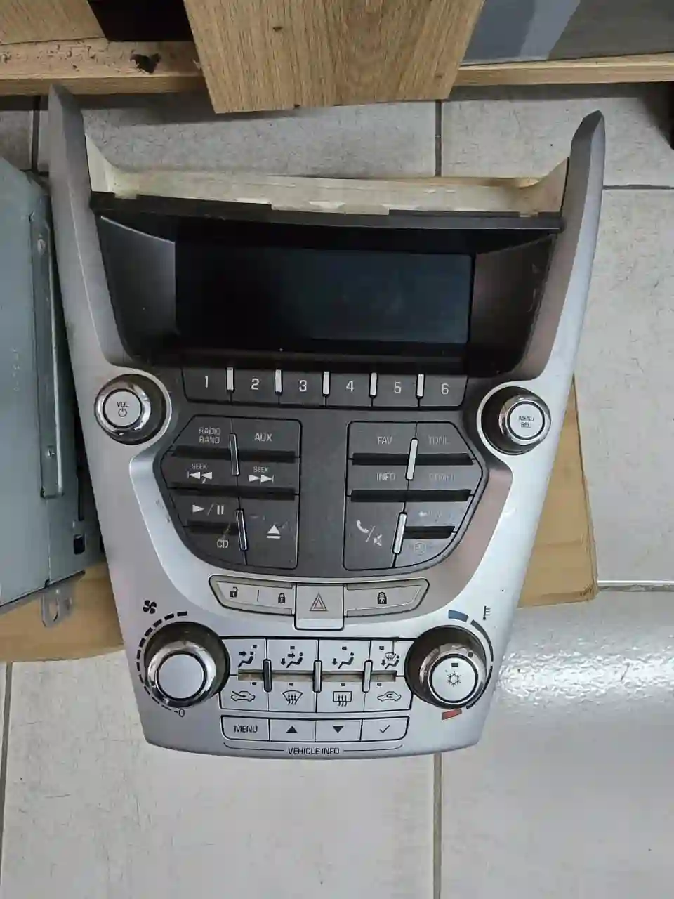 autoradio pour Chevrolet Equinox 2010 : 638.GM8L10 - Vue 3