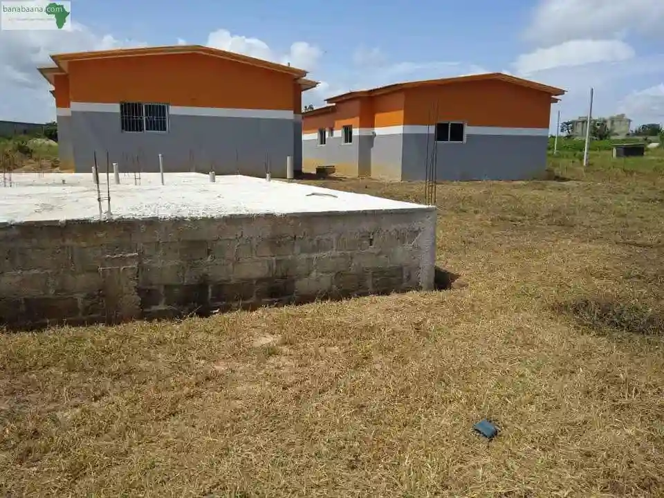 +225 +7 59 43 83 05 - Vue 1