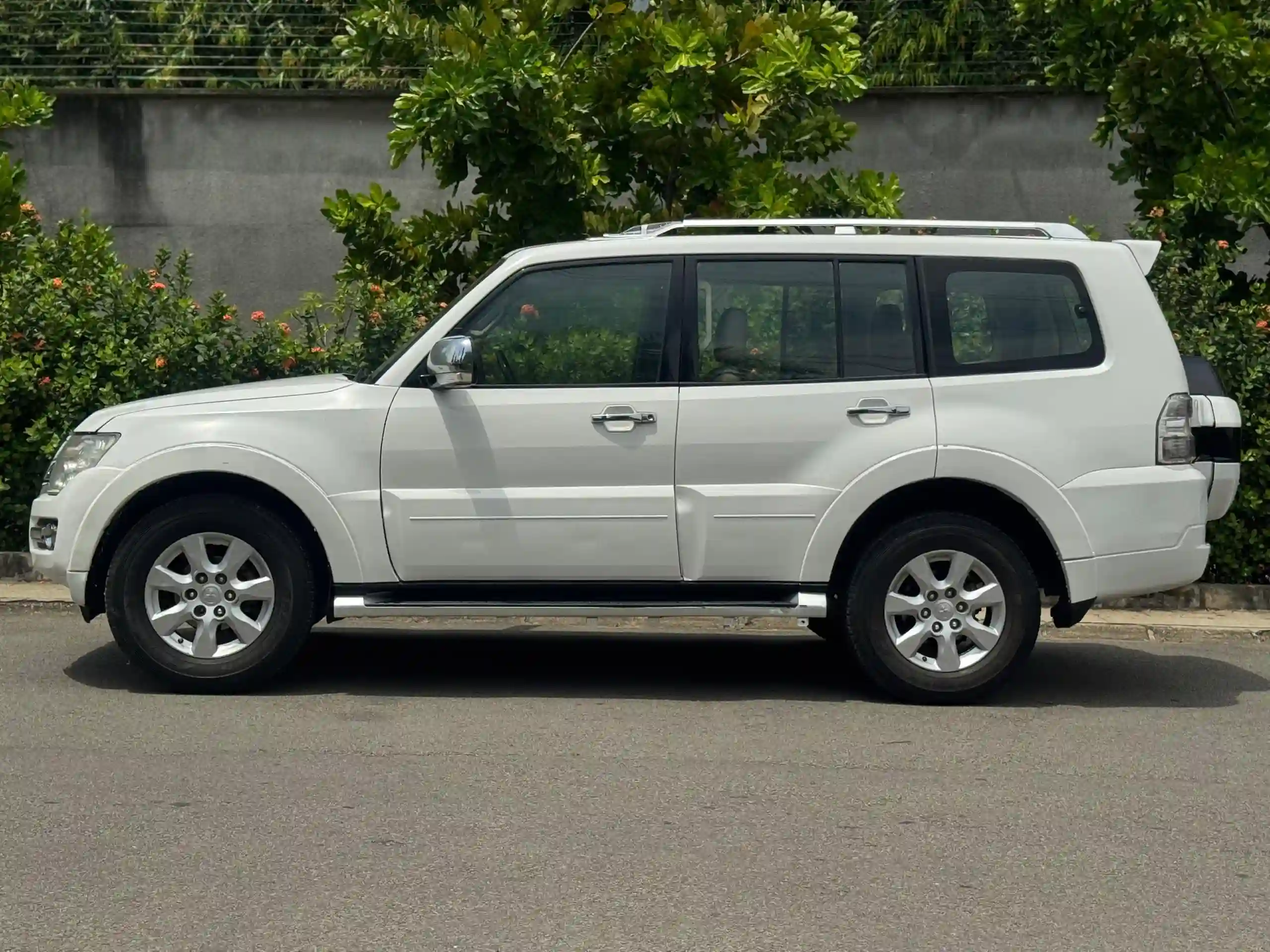 Mitsubishi Pajero GLS en vente  - Vue 1