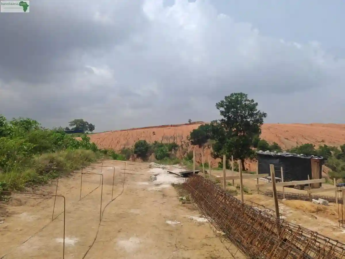 Terrain à Vendre Abidjan Cocody Angre Djorob - Vue 1