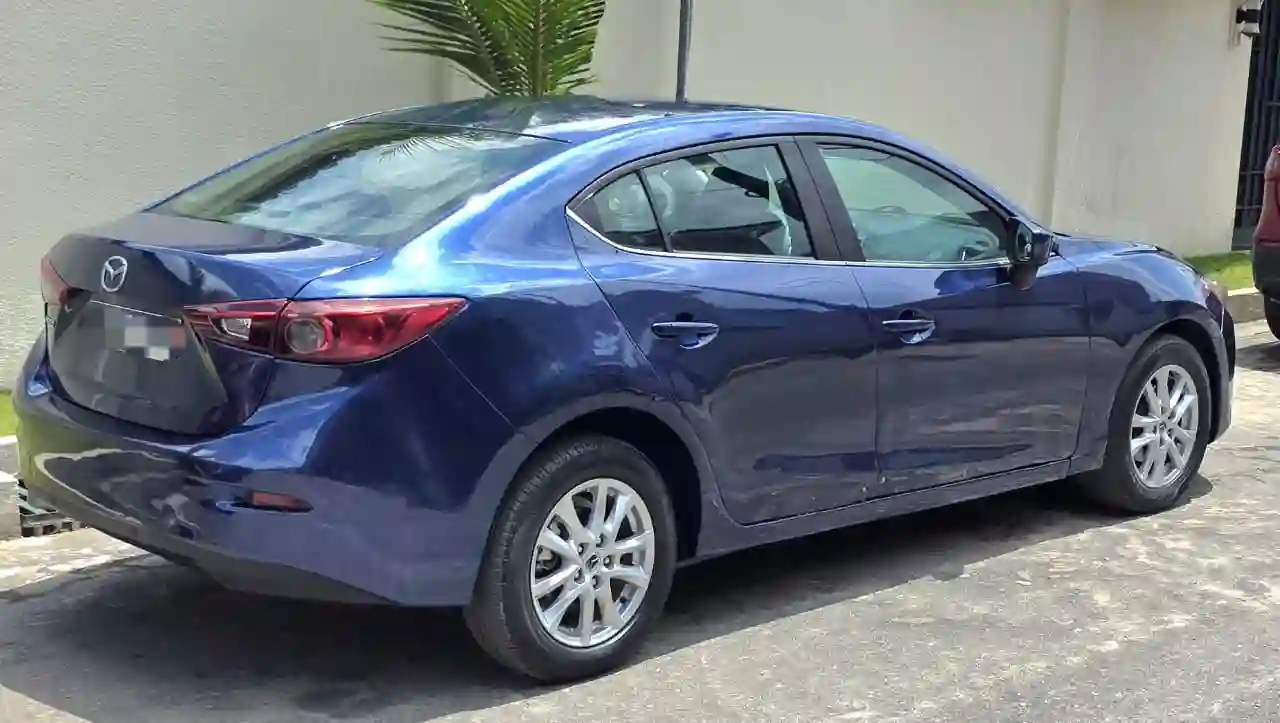 MAZDA 3 EN VENTE  - Vue 4