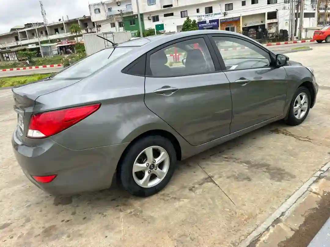 HYUNDAI ACCENT EN VENTE  - Vue 2