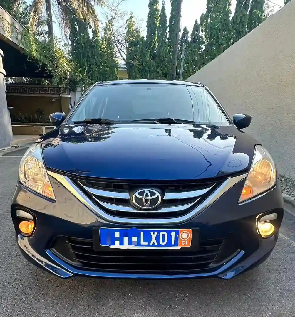 TOYOTA STARLETTE EN VENTE 