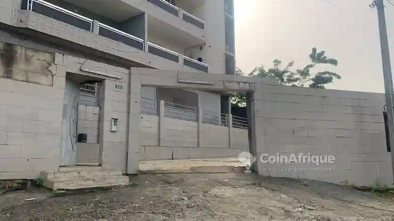 Vente Immeuble R+3 à Mbadon - Vue 1