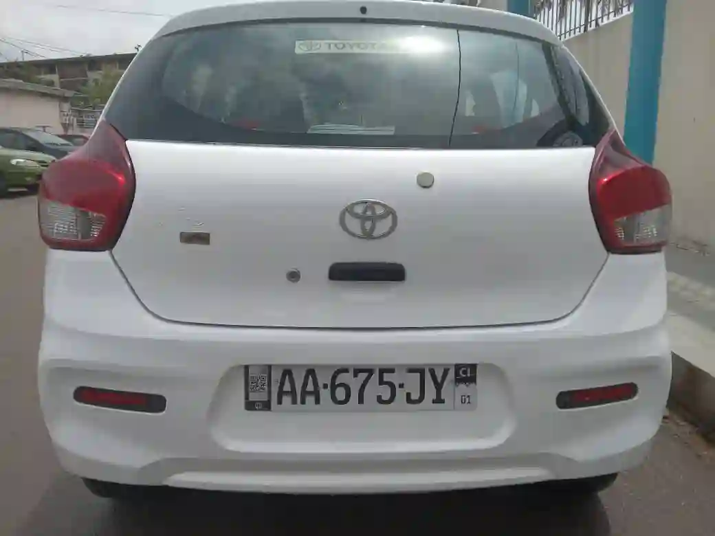 Toyota vitz en vente  - Vue 1