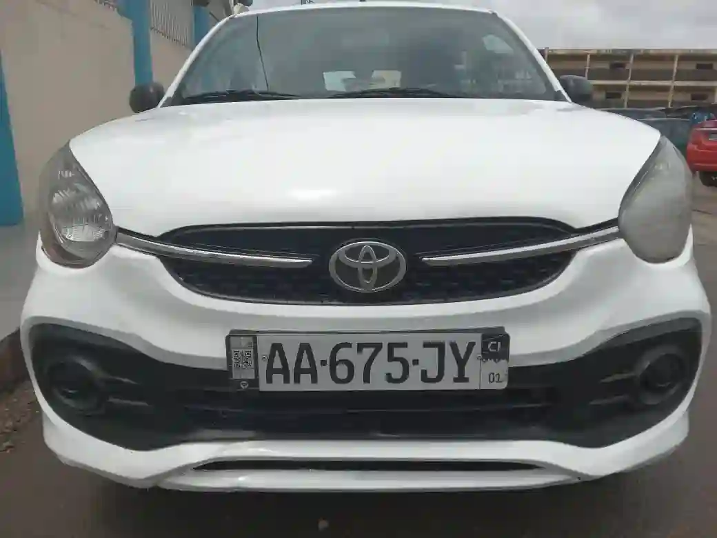 Toyota vitz en vente  - Vue 2