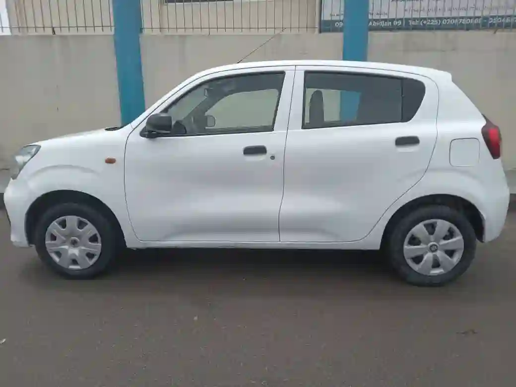 Toyota vitz en vente  - Vue 4