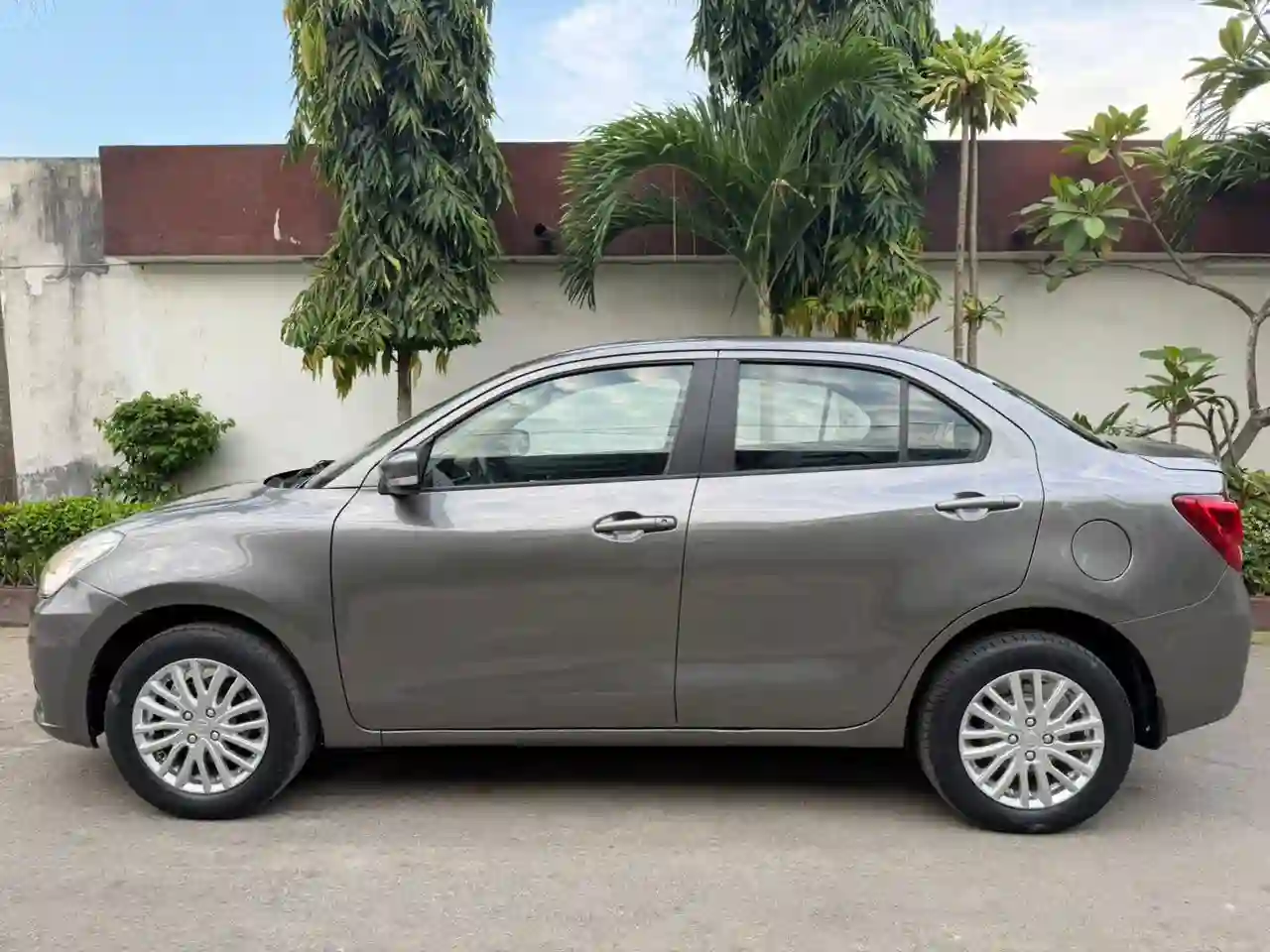 SUZUKI DZIRE EN VENTE  - Vue 3