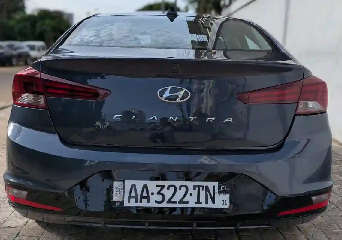 HYUNDAI ELANTRA EN VENTE 
