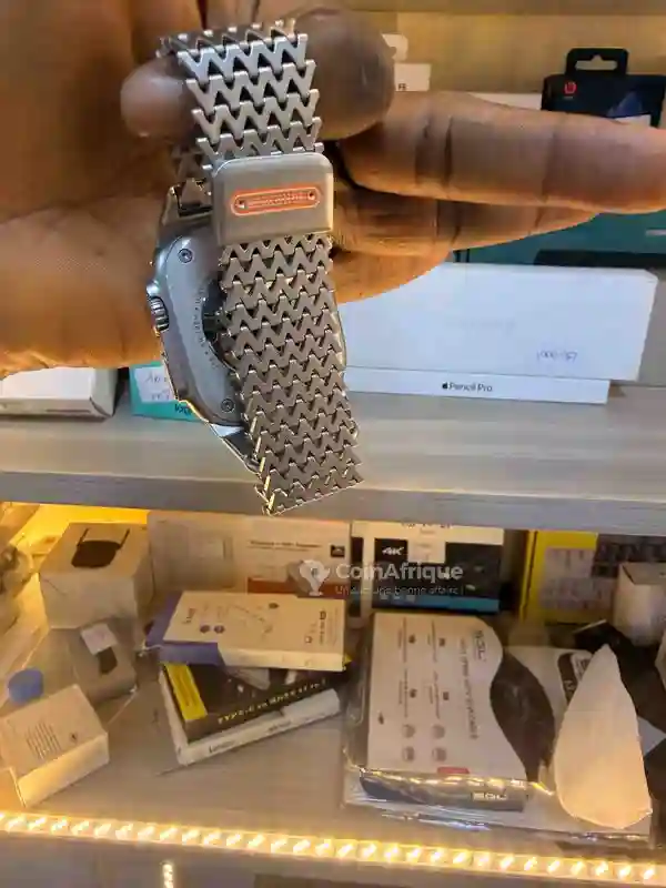 Apple Watch Ultra 1 – 49 mm – Quasi Neuve - Vue 1