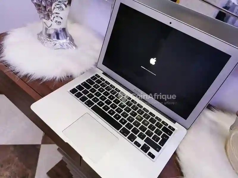 PC Macbook Air 2017 Core i5 8 Giga ram - Vue 3