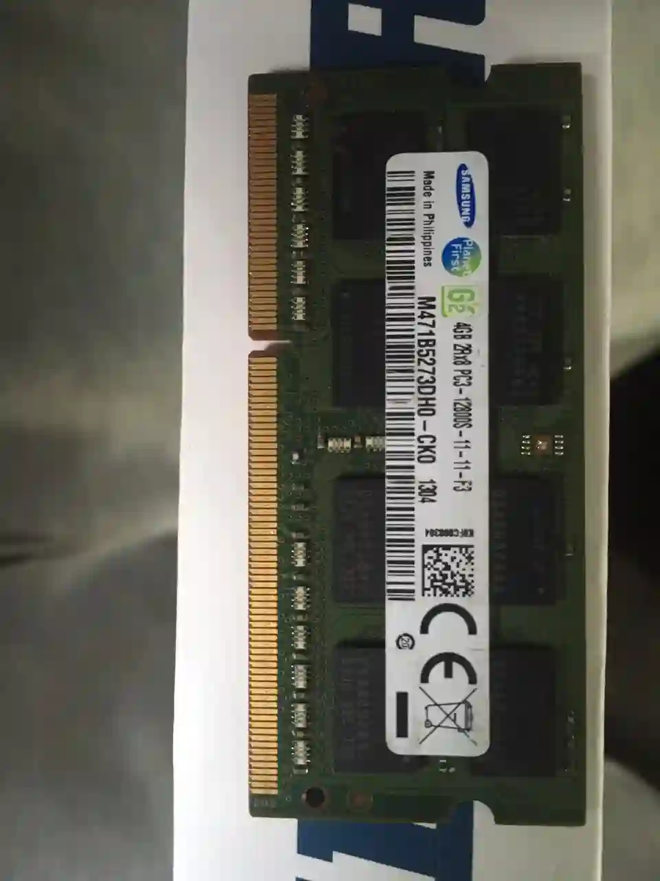 Barrette RAM Samsung 4 Go DDR3 1600 MHz PC3-12800S pour PC Portable