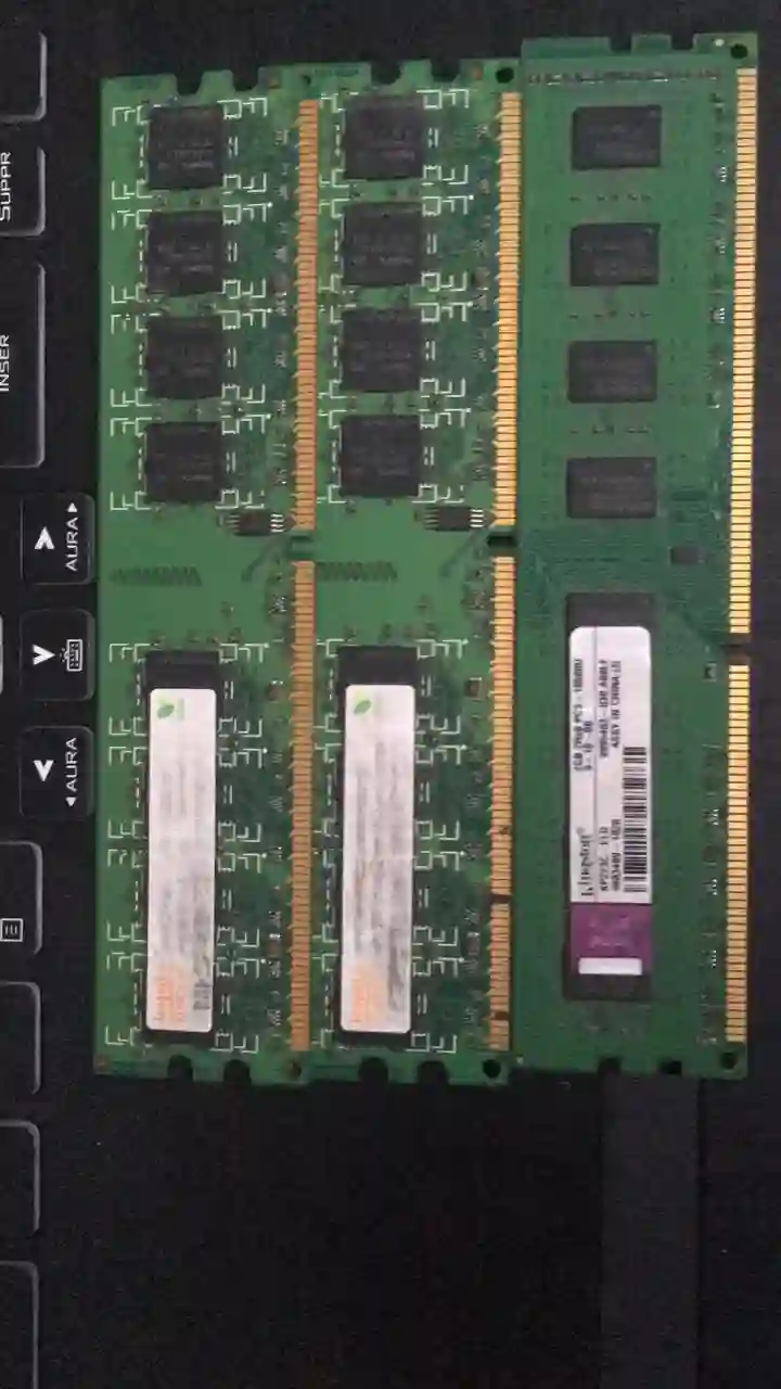 Lot de 3 Barrettes RAM DDR2 Kingston 2 Go 800 MHz – Total 6 Go
