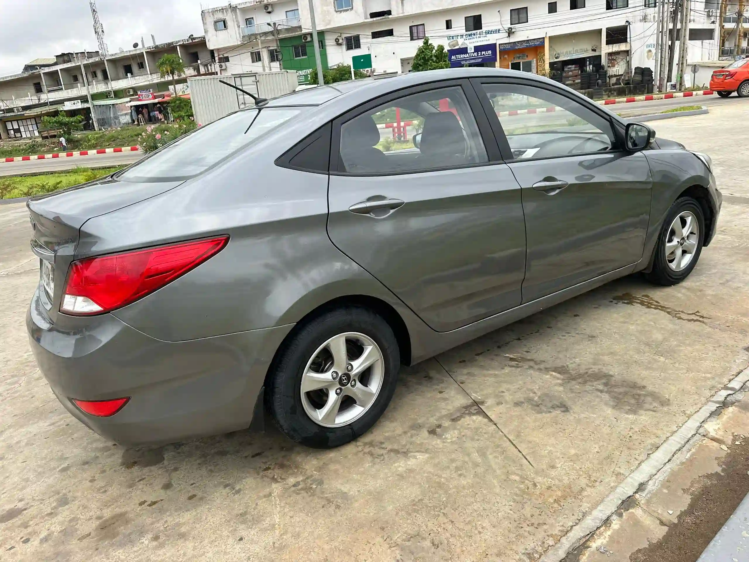 HYUNDAI ACCENT EN VENTE  - Vue 3