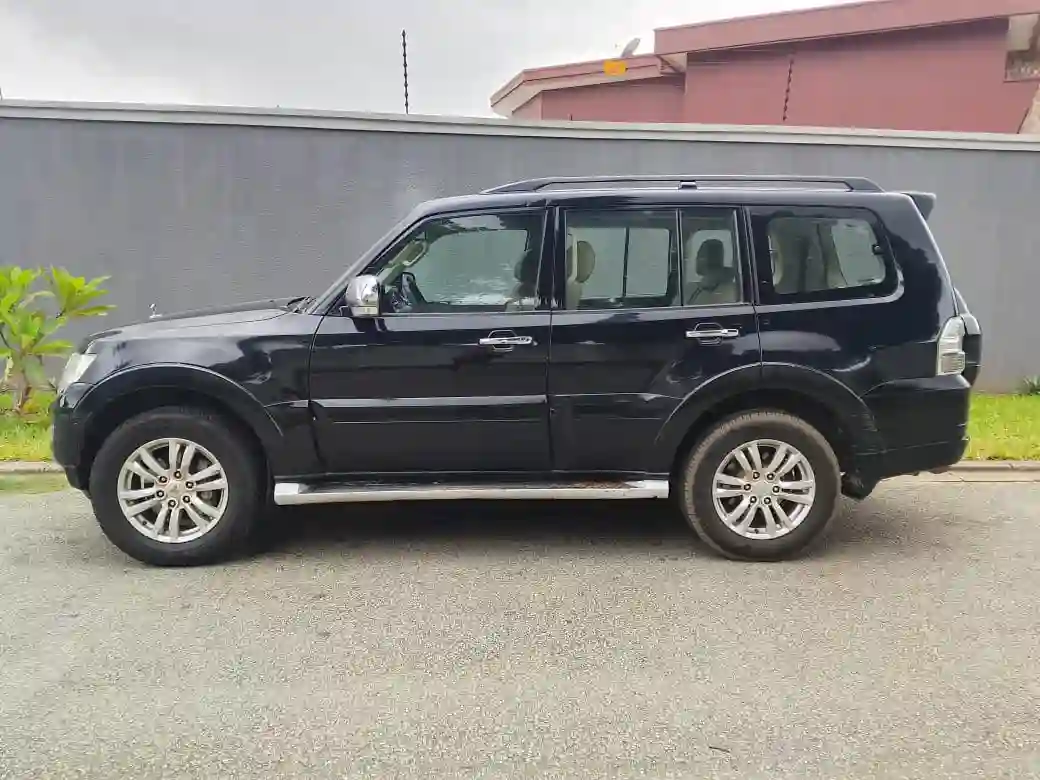 MITSUBISHI PAJERO EN VENTE
