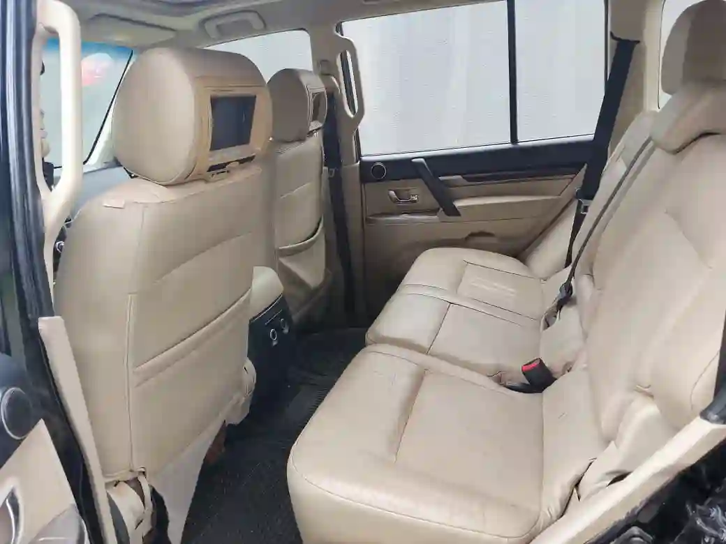 MITSUBISHI PAJERO EN VENTE - Vue 3