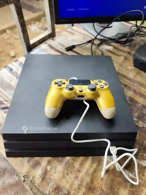 PS4 PRO Cracké - Vue 1