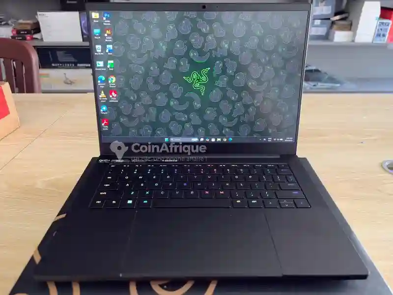 Gamer Razer Blade 14 Core Ultra 7 15th gen 32ram Nvidia rtx 4060 - Vue 1