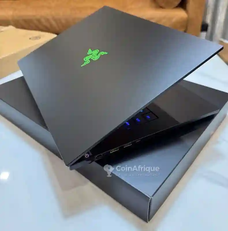 Gamer Razer Blade 14 Core Ultra 7 15th gen 32ram Nvidia rtx 4060 - Vue 4