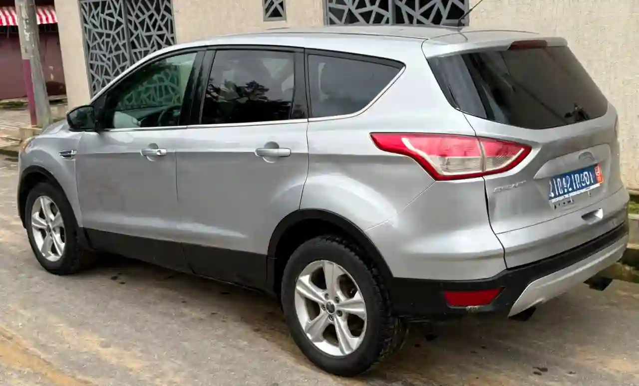 FORD ESCAPE EN VENTE  - Vue 2