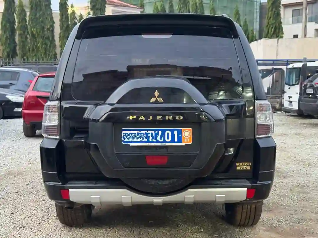 Mitsubishi Pajero GLS en vente  - Vue 2