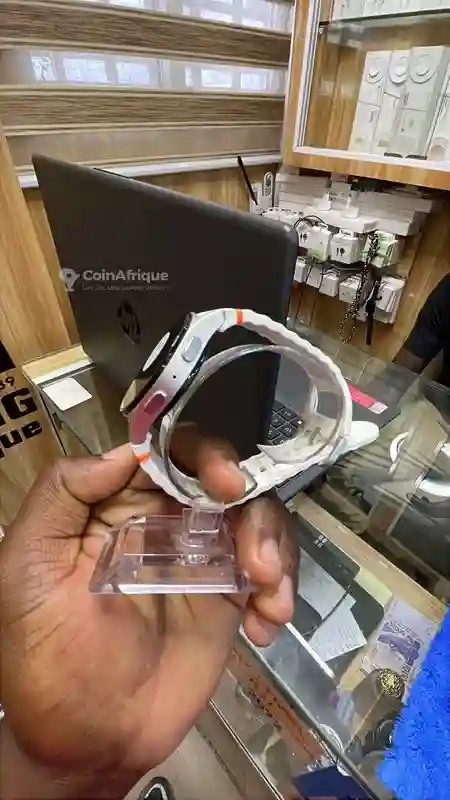 Samsung Galaxy Watch 7 Quasi Neuf - Vue 1